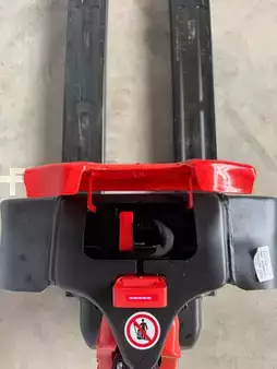 Elektromos emelőkocsik 2025  EP Equipment F4 (6)