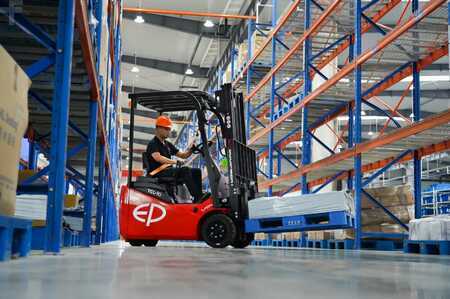Eléctrica de 3 ruedas 2025  EP Equipment TCL101 (1)