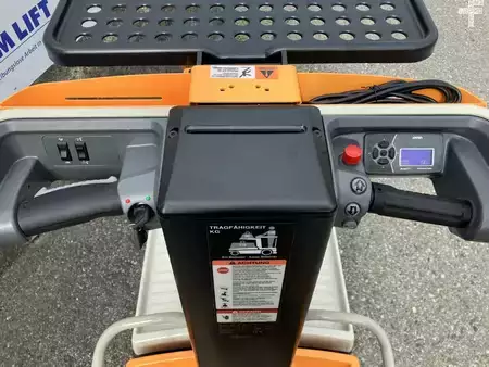 Préparateurs de commande verticaux 2026  Crown WAVE60-118 LI-ION (5)