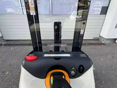 Hochhubwagen 2026  Crown WF 3000 1.2 2600 (3)