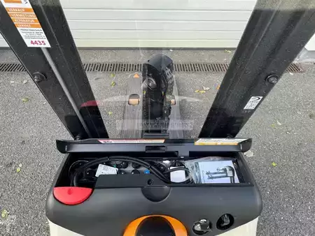 Hochhubwagen 2026  Crown WF 3000 1.2 2600 (4)