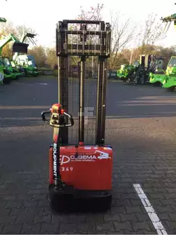 Apilador eléctrico 2022  EP Equipment ESL122 (1)