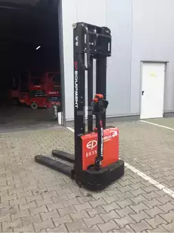 Apilador eléctrico 2022  EP Equipment ESL122 (1)