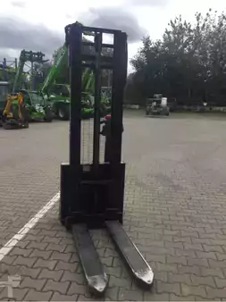 Apilador eléctrico 2022  EP Equipment ESL122 (2)