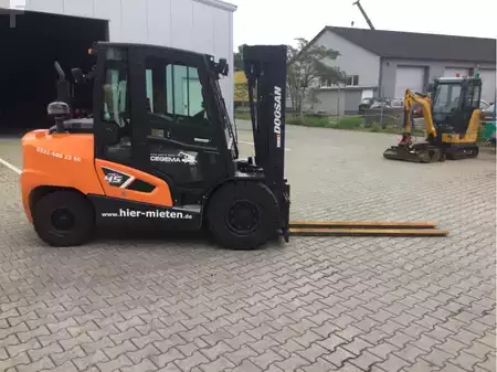 Diesel heftrucks 2022  Doosan D45SC-9 (2)