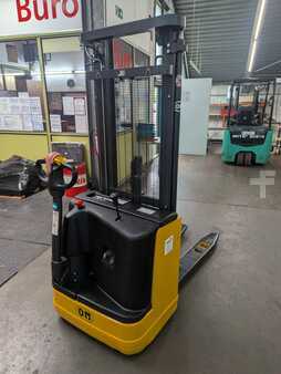 Pallet Stackers 2007  OM CL10,5 (2)