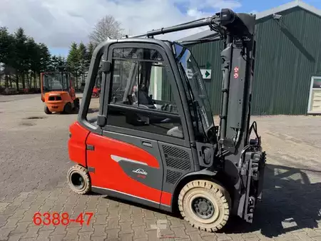 Chariots électriques à 4 roues 2023  Linde E 30 L 01 (7)