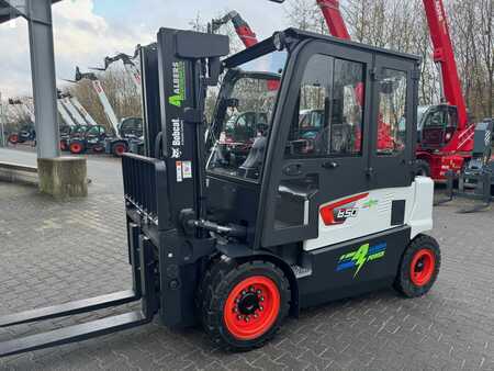 4 Wheels 2024  Bobcat B 50 X-7 Lithium-Ionen (1)