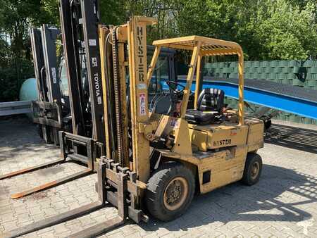 LPG Forklifts 1984  Hyster H 40 XL (1)