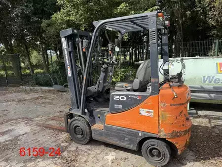 Gas truck 2011  Doosan G20SC-5 (2)