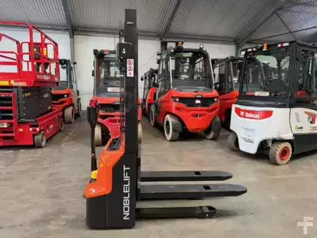Stapelaars 2026  Noblelift PSE 12 B (2)
