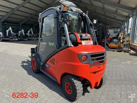 Gázüzemű targoncák 2015  Linde H 35 T 02 EVO (3)
