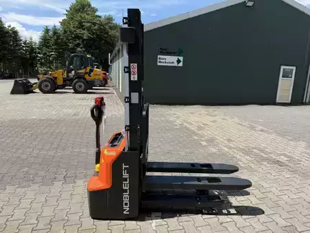 Ledstaplare gå 2026  Noblelift SWB 130 D (6)