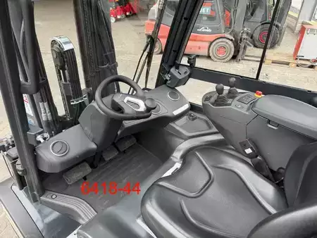 Eléctrico - 4 rodas 2023  Linde E 35 L 01 (10)