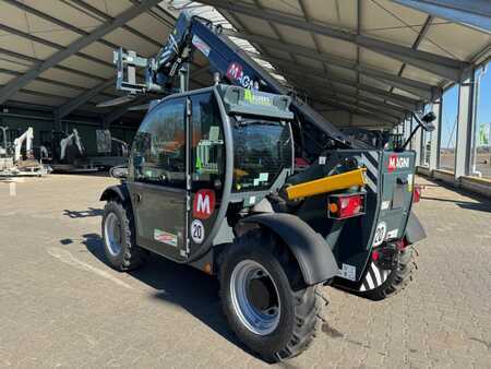 Sollevatori telescopici rigidi 2025  Magni TH 3.6 Black Edition (5)