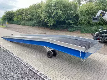 Sonstige 2026  [div] Verladerampe VR 12 / 2.5 lackiert (3)