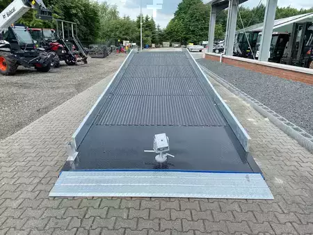 Sonstige 2026  [div] Verladerampe VR 12 / 2.5 lackiert (4)