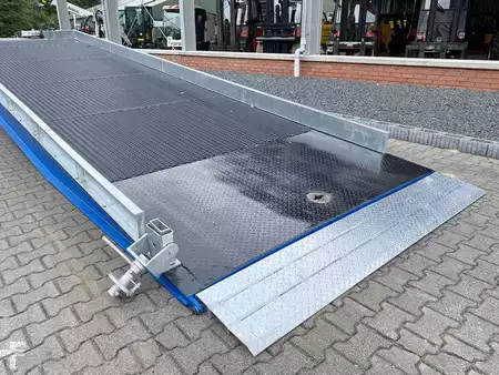 Sonstige 2026  [div] Verladerampe VR 12 / 2.5 lackiert (7)