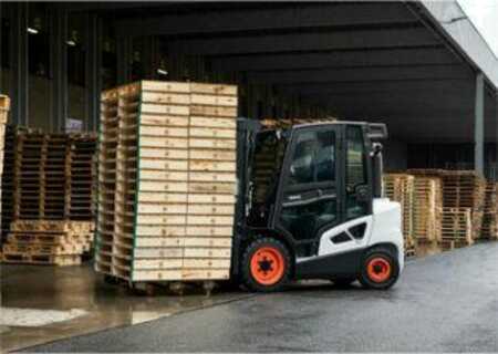 Diesel heftrucks 2025  Bobcat D 30 S 9 (1)