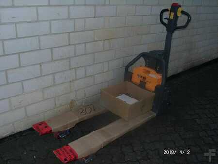 Electric Pallet Trucks 2018  Q-Lift EMP1200Li (5)