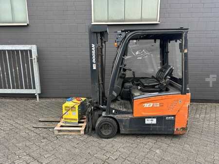 Eléctrica de 3 ruedas 2018  Doosan B18T-7 (1)