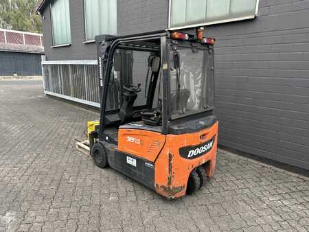 Eléctrica de 3 ruedas 2018  Doosan B18T-7 (2)