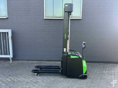 Gerbeurs 2025  Cesab S216L (1)