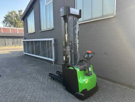 Gerbeurs 2025  Cesab S216L (2)