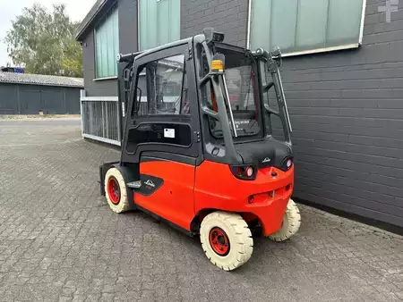 Elektro čtyřkolový VZV 2022  Linde E50HL-01 (2)