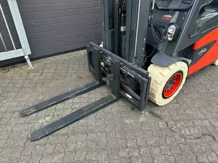 Elektro čtyřkolový VZV 2022  Linde E50HL-01 (5)