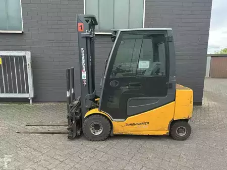 El Truck - 4-hjul 2015  Jungheinrich EFG425S (1)