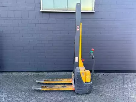 Stoccatori 2007  Jungheinrich EMC110 (1)