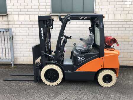 LPG VZV 2022  Doosan G30P-7-DEMO (1)