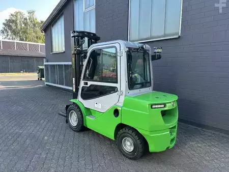 Dieselstapler 2026  Cesab M330DV (2)