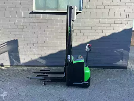 Ledstaplare gå 2025  Cesab S214L (1)