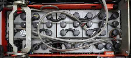 VZV s plošinou pro řidiče 2018  Linde T 25 SP 131-07 (5)