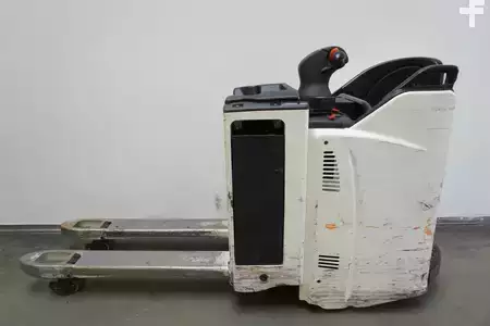 Stoccatori uomo a piedi 2018  Linde T 30 SP 131 (4)