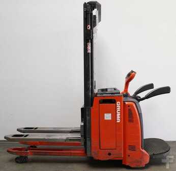 Stackers Stand-on 2016  Linde D 12 AP 133 (4)
