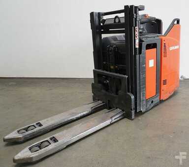 Stackers Stand-on 2017  Linde D 12 HP SP 133 (2)