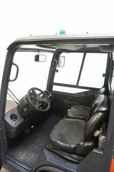 Chariots tracteurs 2015  Linde P 250 127-05 (3)