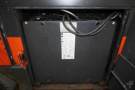 Chariots tracteurs 2015  Linde P 250 127-05 (5)