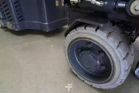Eléctrico - 4 rodas 2017  Combilift AM15SE (8)