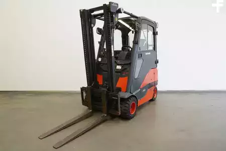 Elektryczne 4-kołowe 2015  Linde E 18 PH EVO 386-02 (1)