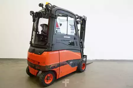 Elektryczne 4-kołowe 2015  Linde E 18 PH EVO 386-02 (2)