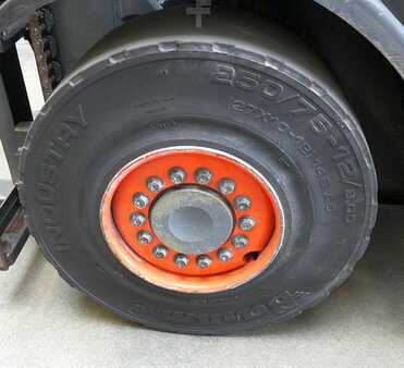 Treibgasstapler 2015  Linde H 35 T EVO 393-02 (5)