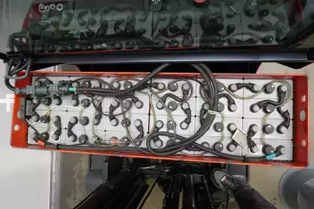 Chariots à mât rétractable 2014  Linde R 16 HD 1120 (5)