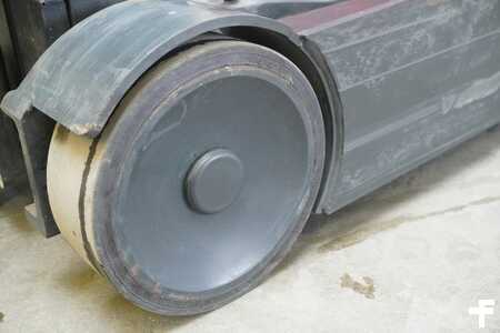 Carrelli retrattili 2020  Linde R 16 N 1120 (7)