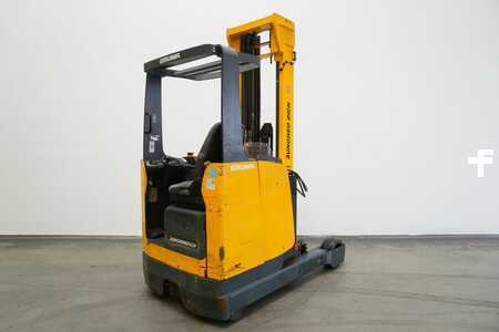 Chariots à mât rétractable 2003  Jungheinrich ETM325 (1)