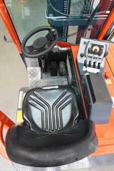 Fireveis skyvemast gaffeltruck 2022  Combilift CBE3000 (3)