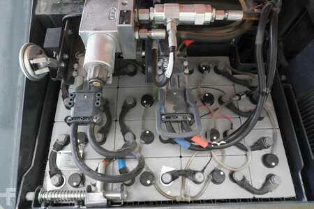 Fireveis skyvemast gaffeltruck 2022  Combilift CBE3000 (5)